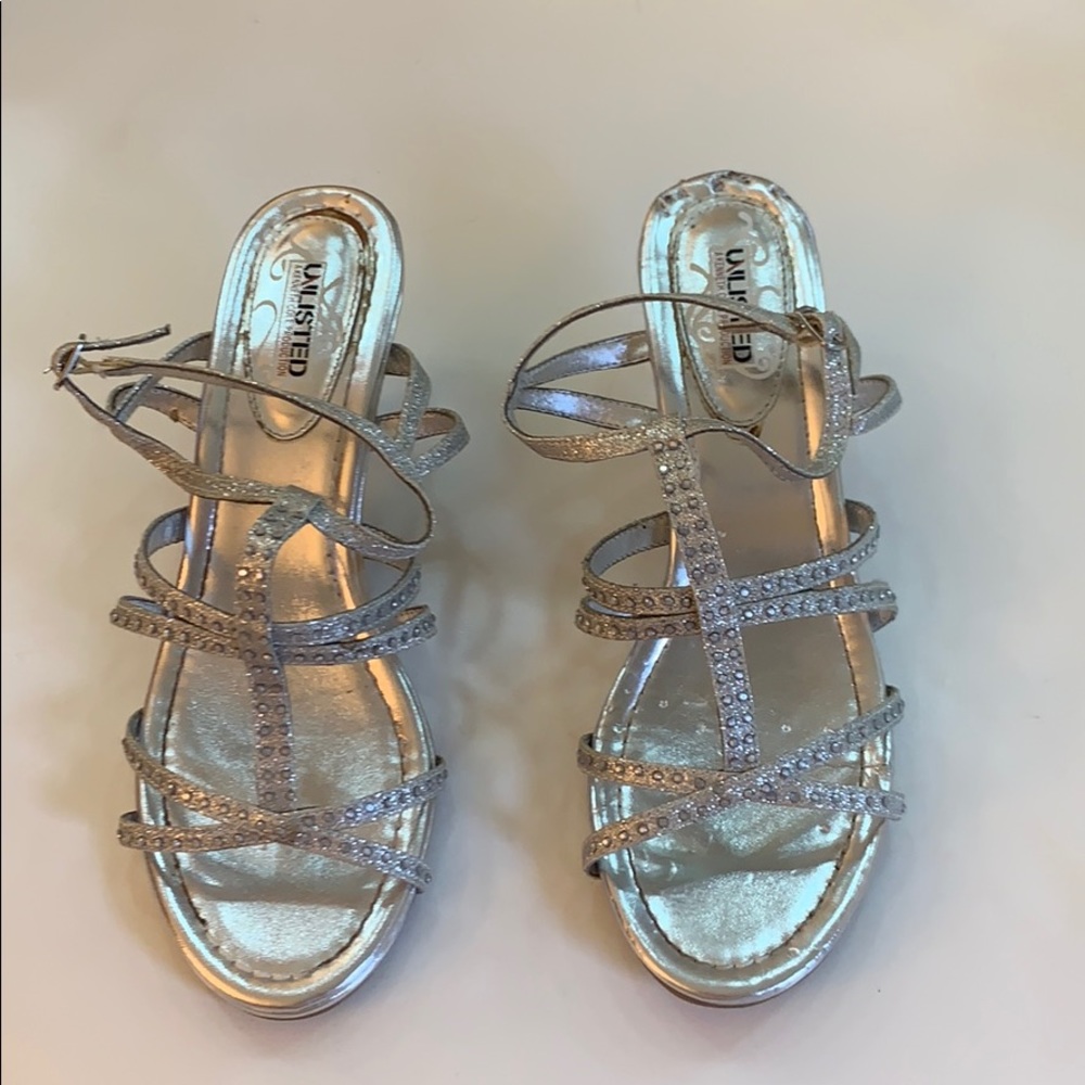 Super cute silver sparkle heels!
